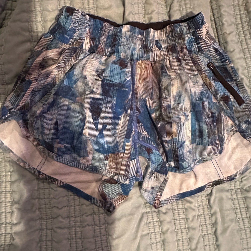 Lululemon Patterned Shorts - image 1